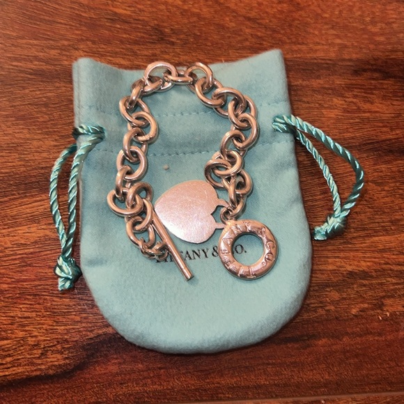 6 1/2” Tiffany & Co Heart Tag Toggle Blank Charm Bracelet in Sterling Silver - Picture 3 of 4